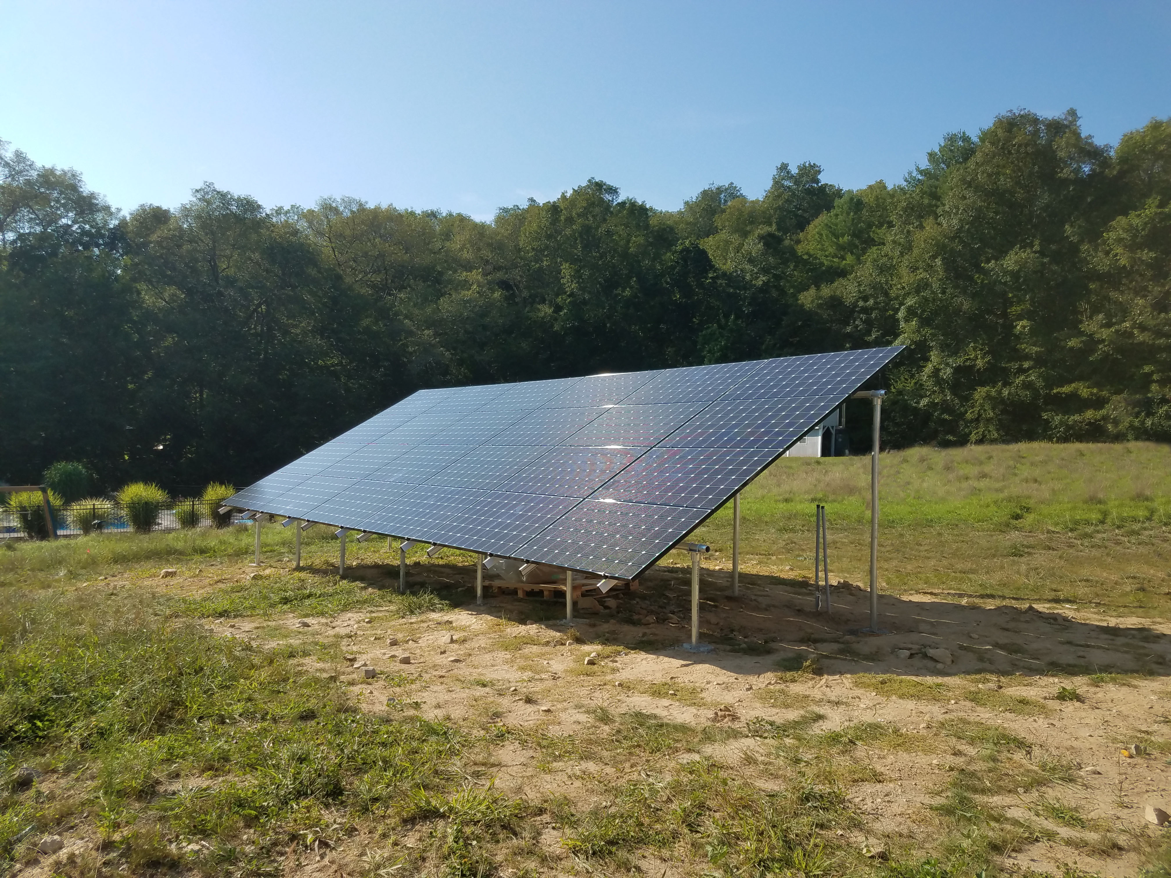 This 8.04 kW ground mounted system was installed in Dudley, MA and features 335 watt LG Panels and a SolarEdge inverter.